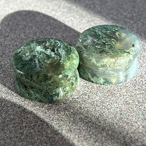 Pair of double flare moss agate ear plugs 2.3 mm in diameter. Beautiful!